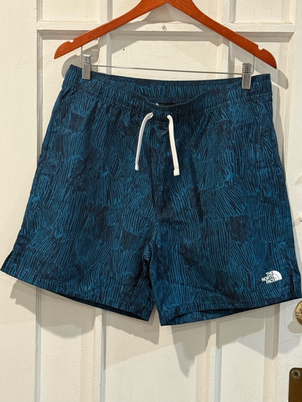 The North Face Men's Teal and Black Patterned Swim Trunks
